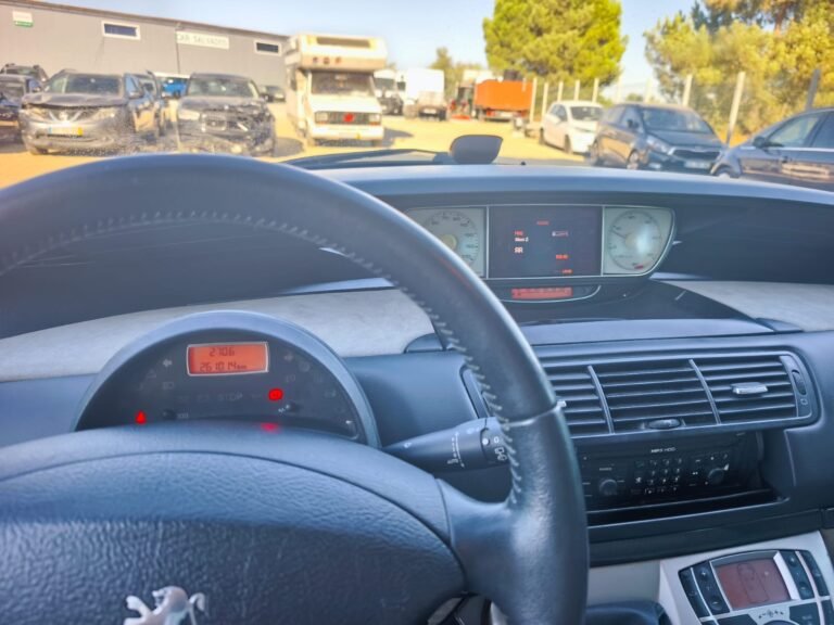 Peugeot 807 2.2 HDi (7)