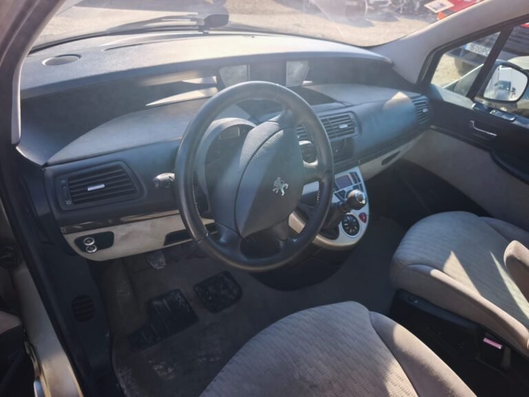 Peugeot 807 2.2 HDi (8)