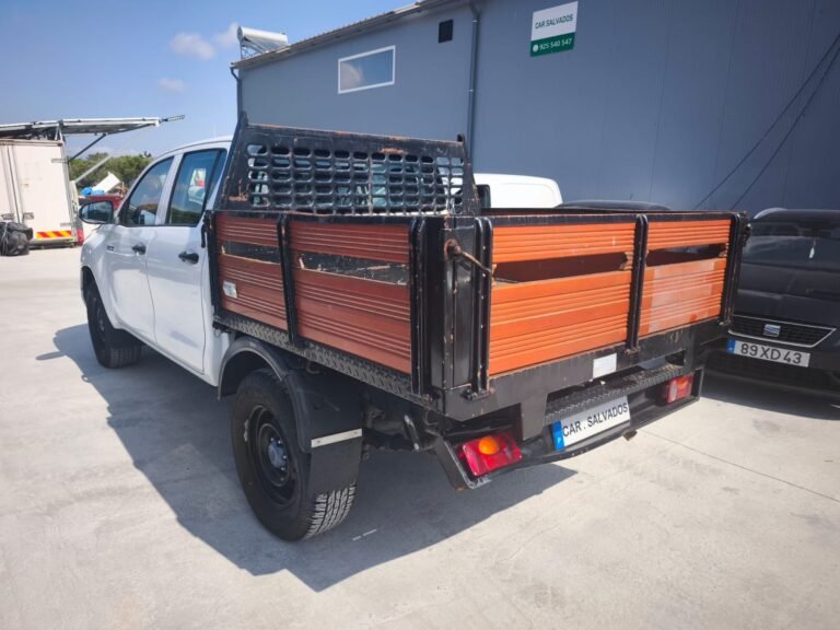 Toyota Hilux 2.4 D-4D (3)