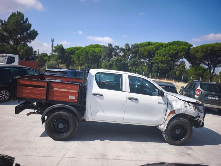 Toyota Hilux 2.4 D-4D (7)