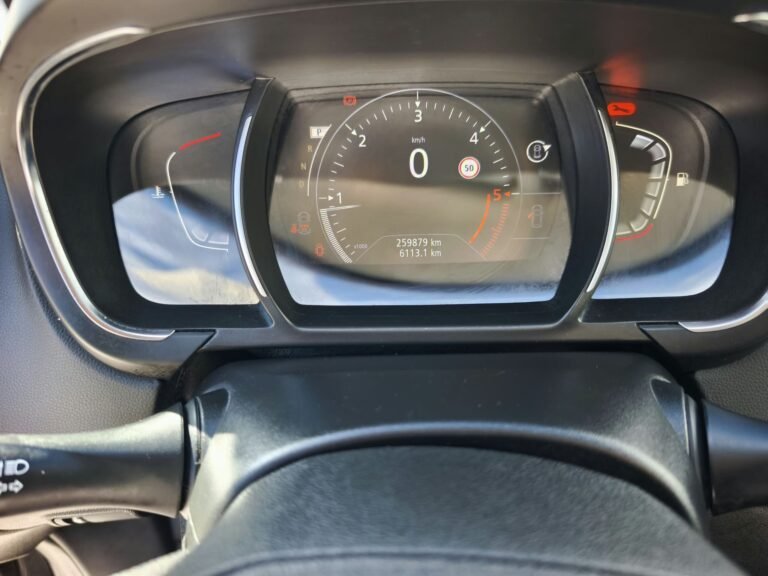 Renault Grand Scénic 1.5 dCi (15)