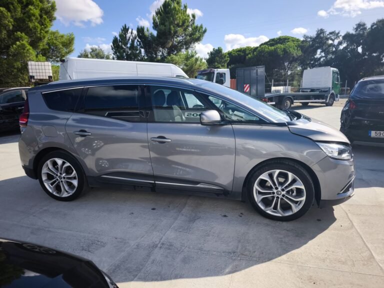 Renault Grand Scénic 1.5 dCi (20)
