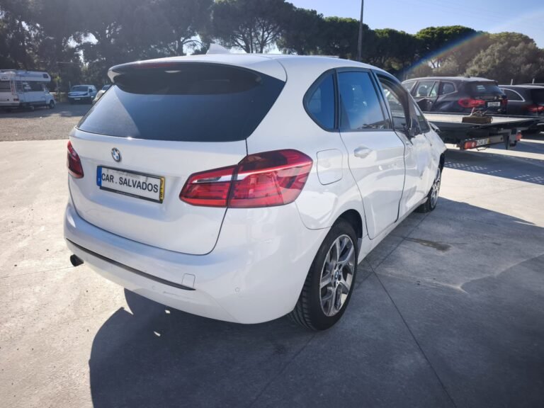 BMW 216d Active Tourer 2017 (2)