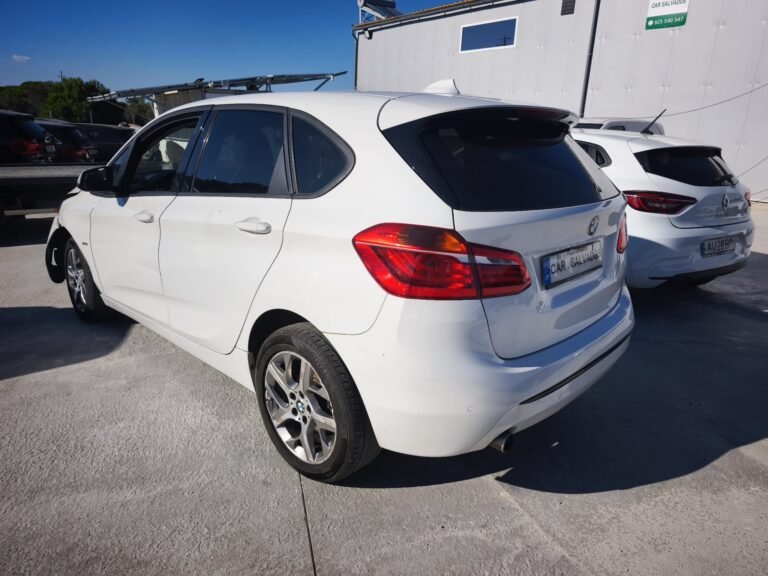 BMW 216d Active Tourer 2017 (3)