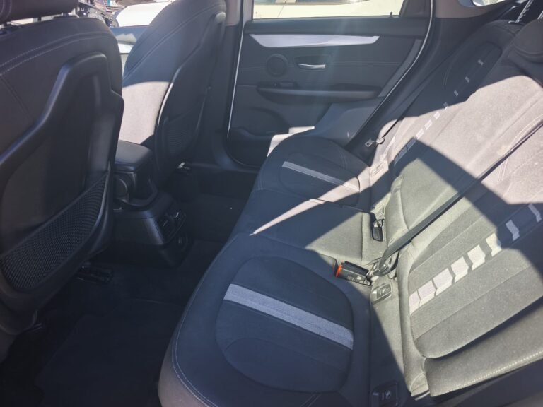 BMW 216d Active Tourer 2017 (4)