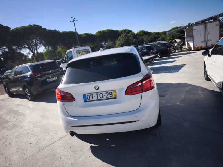 BMW 216d Active Tourer 2017 (7)