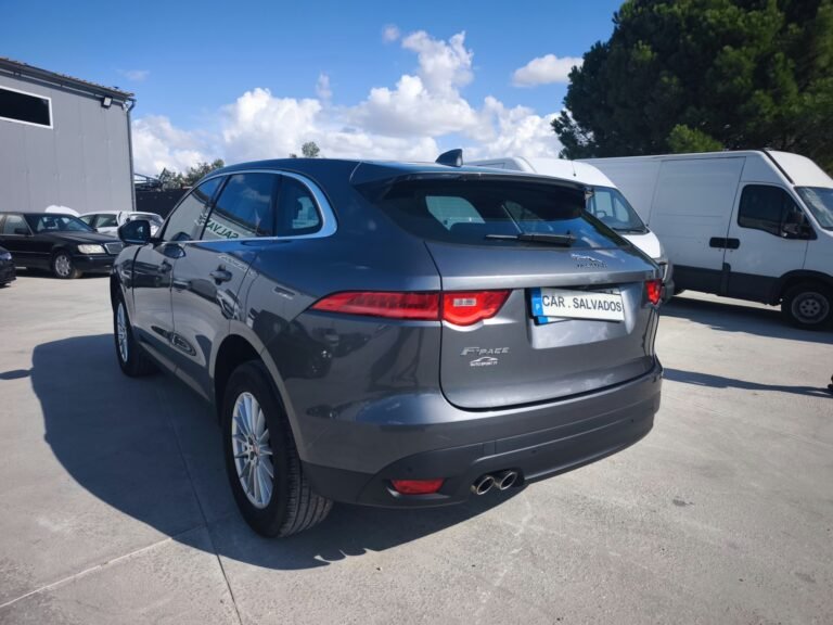 Jaguar F-Pace 2.0 Diesel 180 cv 2017 (3)