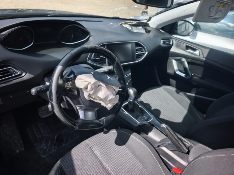 Peugeot 308 SW 1.6 HDi 2016 (3)