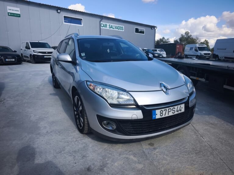 Renault Megane Sport Tourer 1.5 dCi 110 cv 2013 (4)