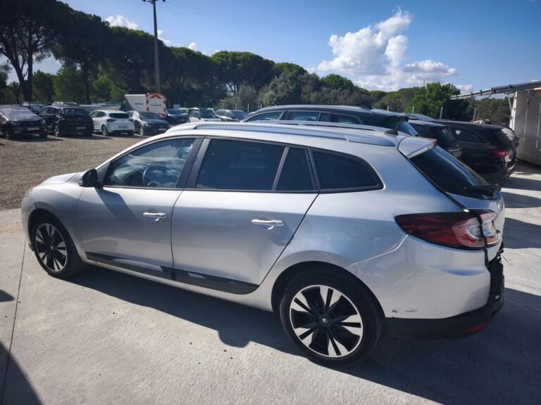 Renault Megane Sport Tourer 1.5 dCi 110 cv 2013 (8)