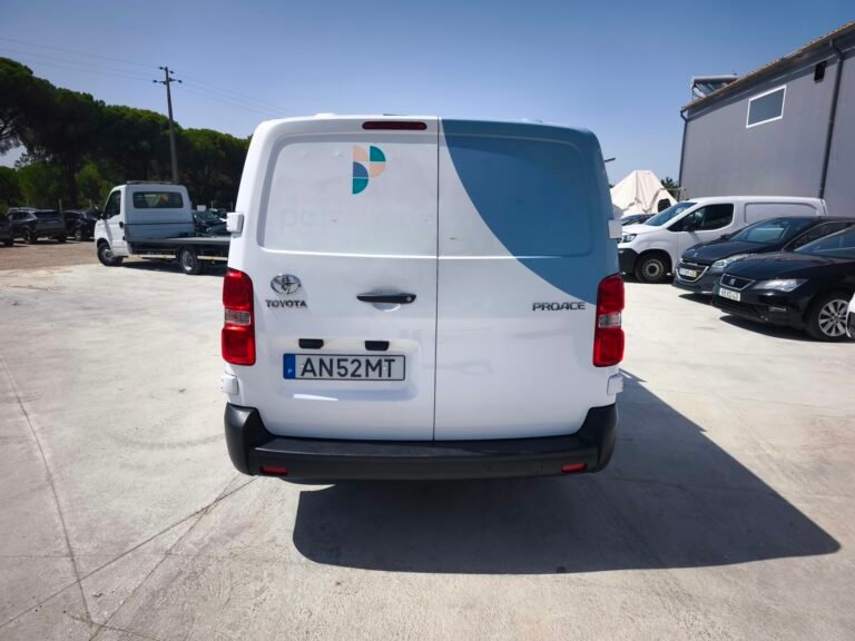 Toyota Proace 2.0 Diesel 144 cv 2022 (4)
